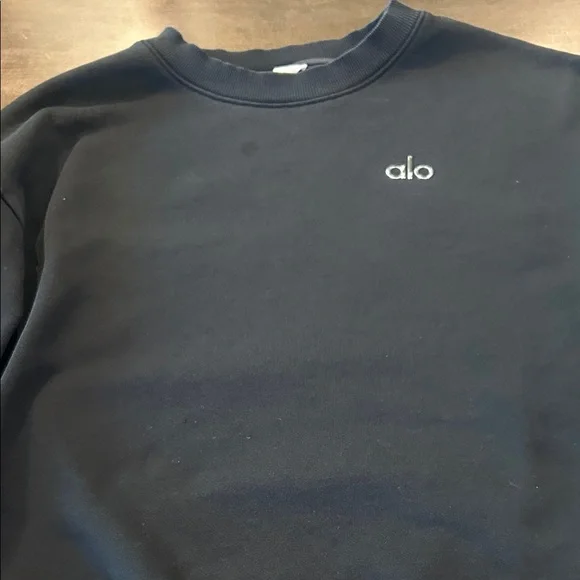 ALO Yoga Black Sweatshirt - Picture 1 of 5